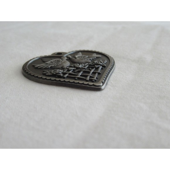 Longaberger 2005 Be My Valentine Dove Rose Heart Metal Tie-On #23244 Pewter - Picture 7 of 7